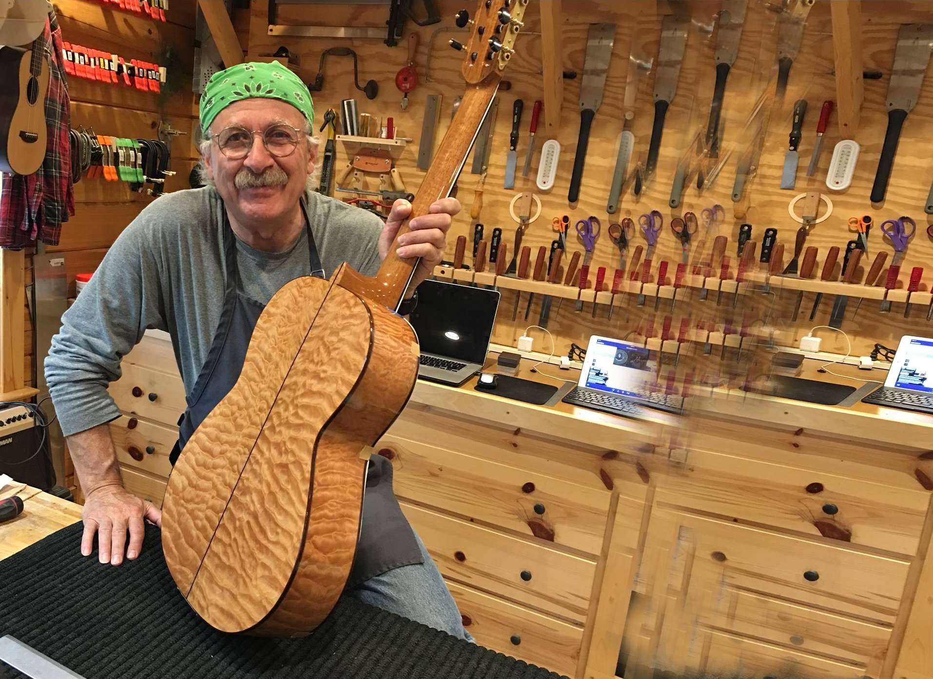 Key Features to Look for When Buying a Flamenco Guitar : With insights from professional flamenco guitarist Wael Khedr