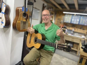 man pose with guitar